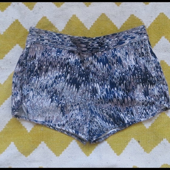 NWT French Connection Gray and Blue Sub Zero Hot Pants, Size 4 🗣LAST CHANCE 🗣 - Picture 1 of 2